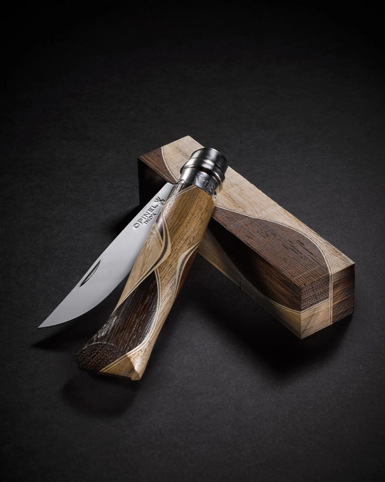 Couteau acier inoxydable Opinel N°08 Chaperon à personnaliser - 3