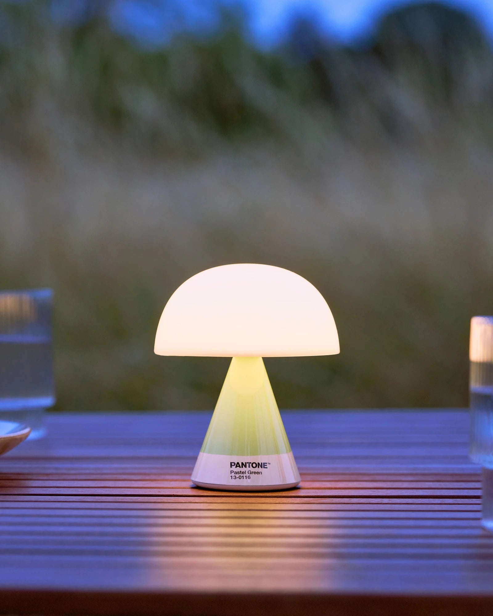Lampe LED portable Lexon MIMOSA à personnaliser - 31