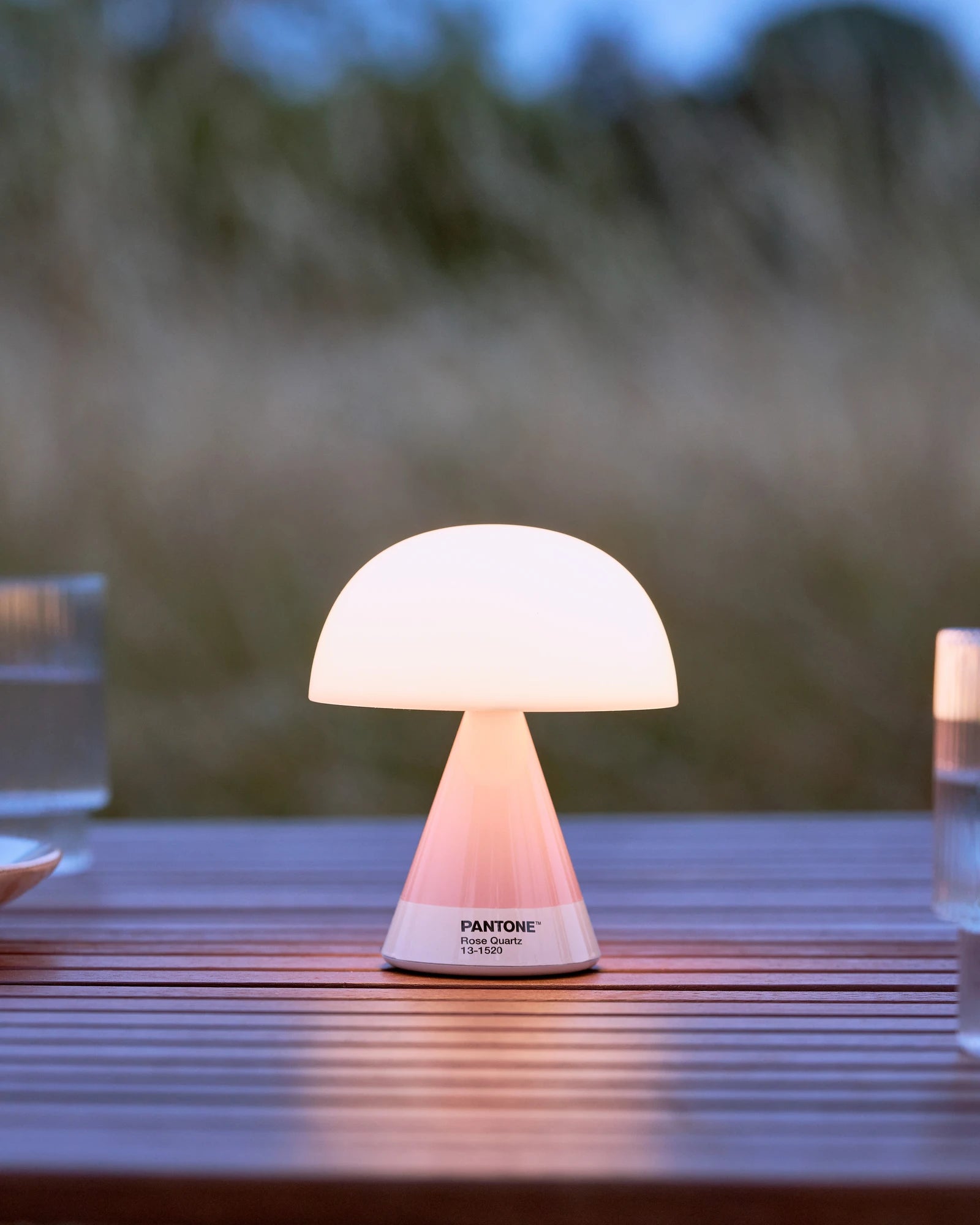 Lampe LED portable Lexon MIMOSA à personnaliser - 52