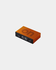 Réveil aluminium Lexon Flip Premium à personnaliser - 35