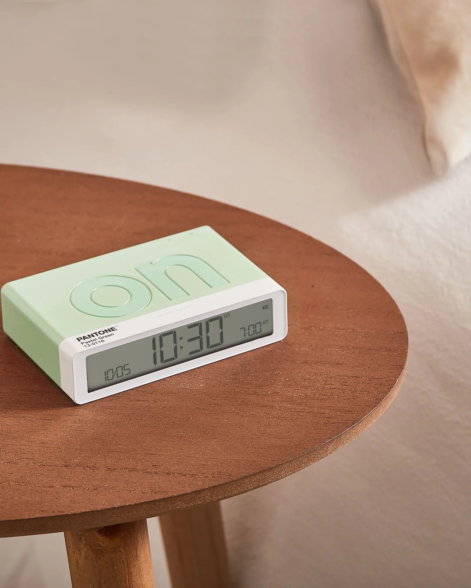 Réveil LCD réversible Lexon Flip+ MIMOSA à personnaliser - 16