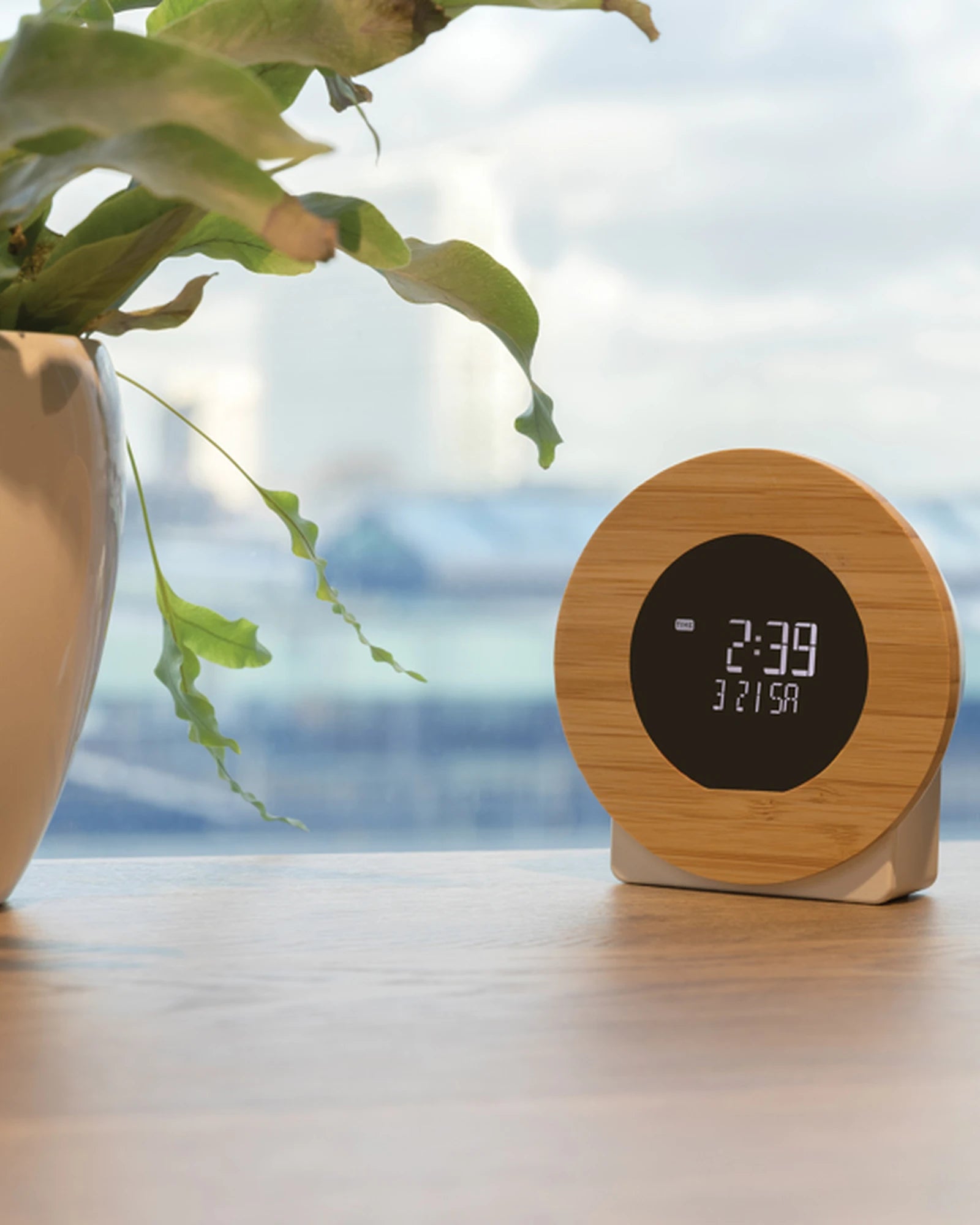 Horloge bureau en bambou et plastique recyclé à personnaliser - 5