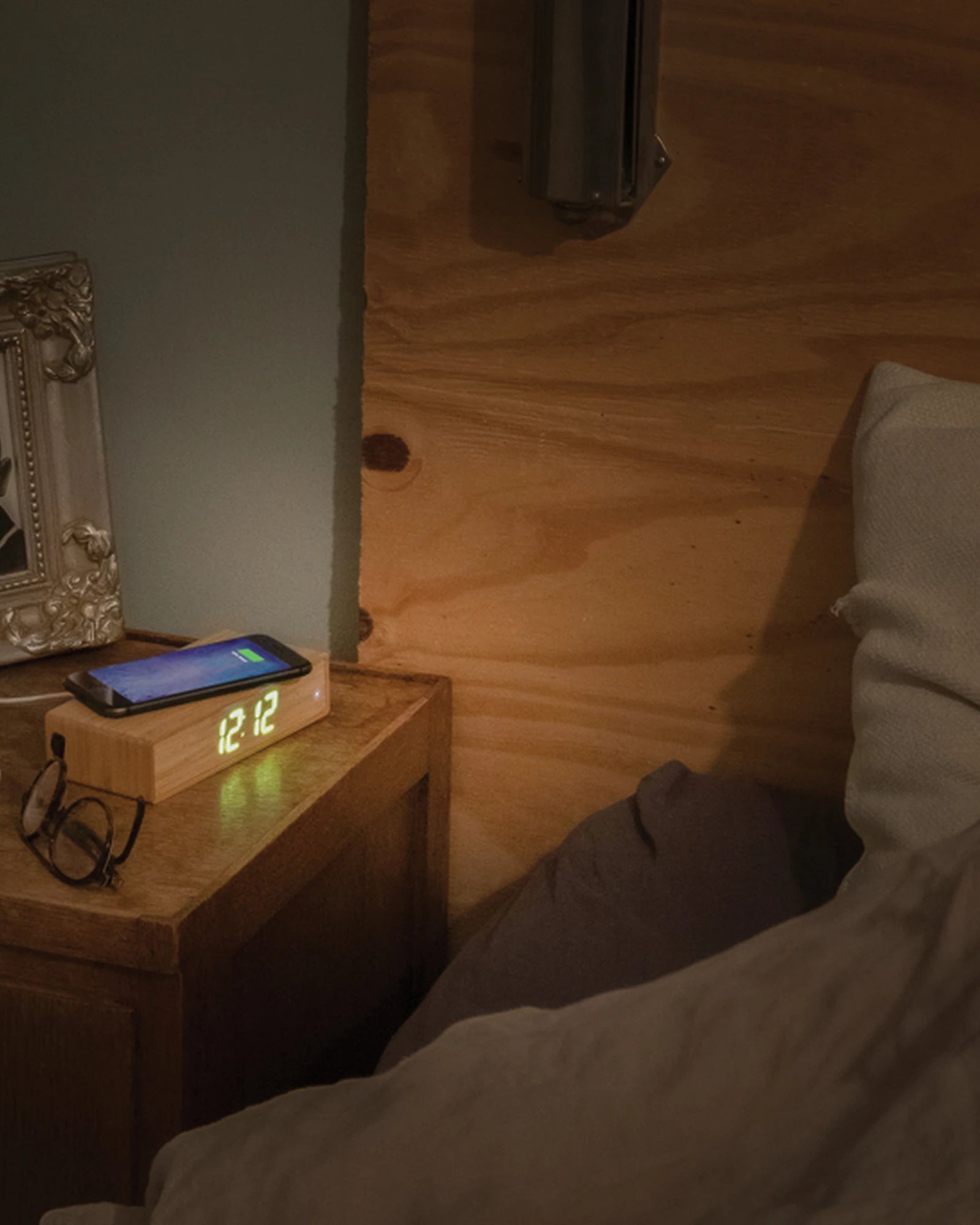 Réveil en bambou avec chargeur sans fil 5W à personnaliser - 8