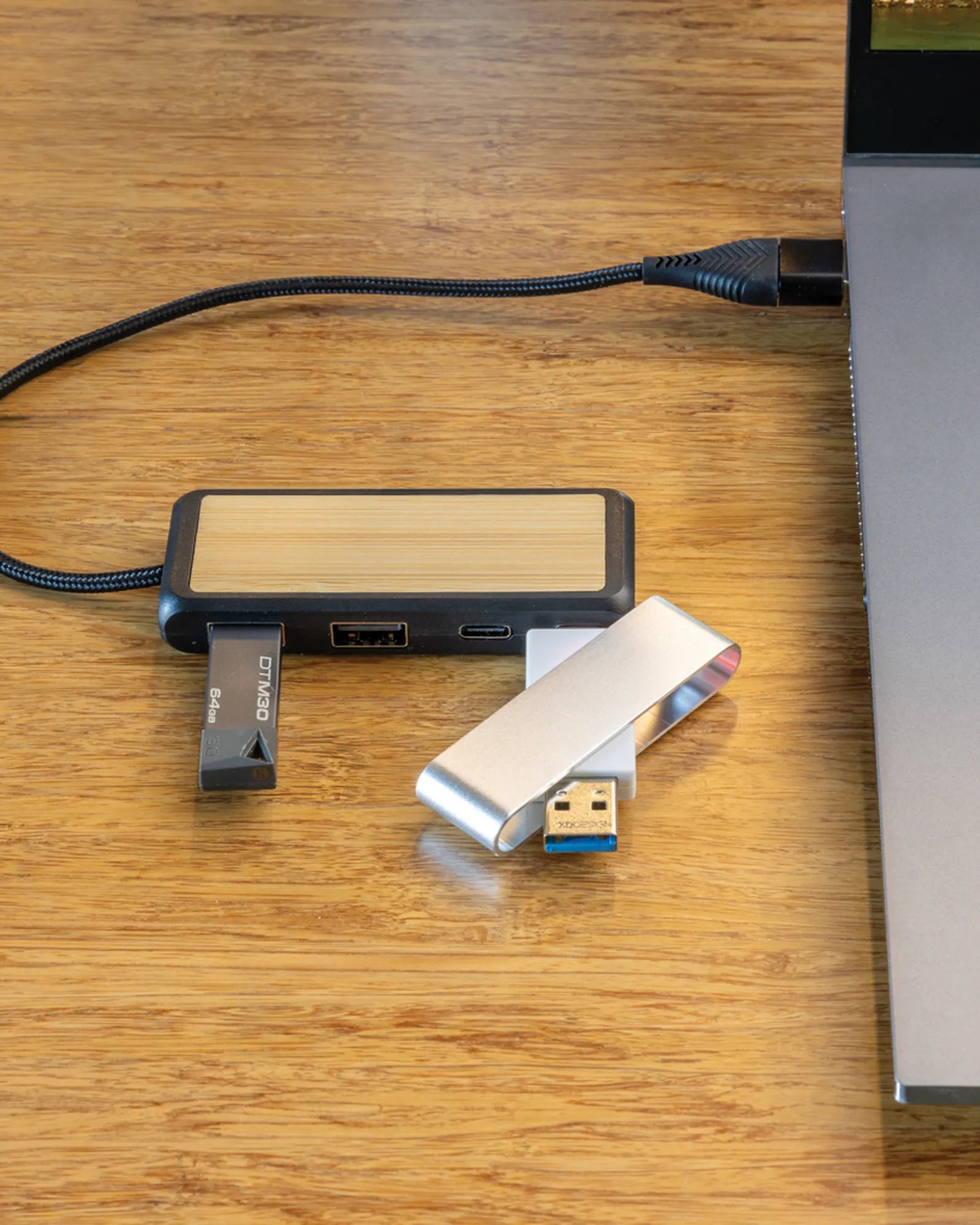 Hub USB recyclé en bambou 10 x 3.3 cm à personnaliser - 2