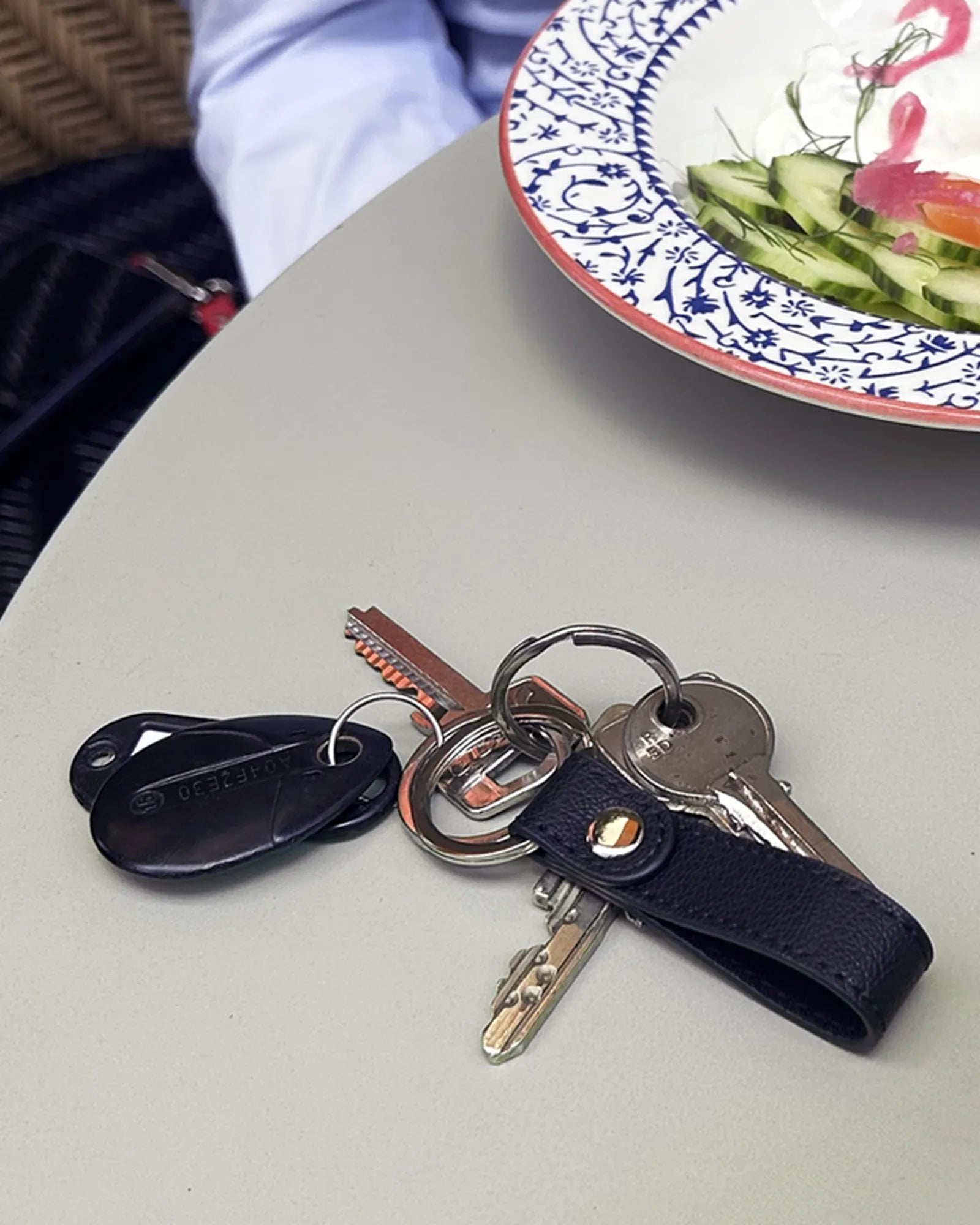 Porte-clés cuir recyclé INÉ à personnaliser - 2