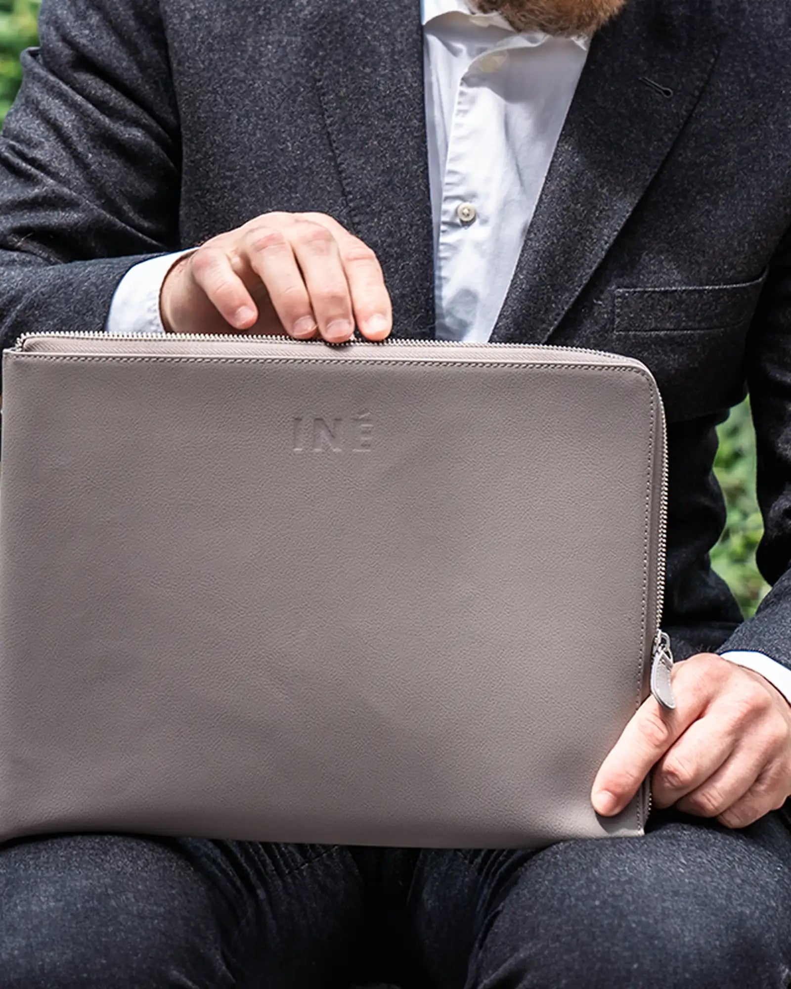 Pochette cuir recyclé INE 14/15" à personnaliser - 21