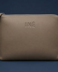 Pochette cuir recyclé INE 10/11" à personnaliser - 23