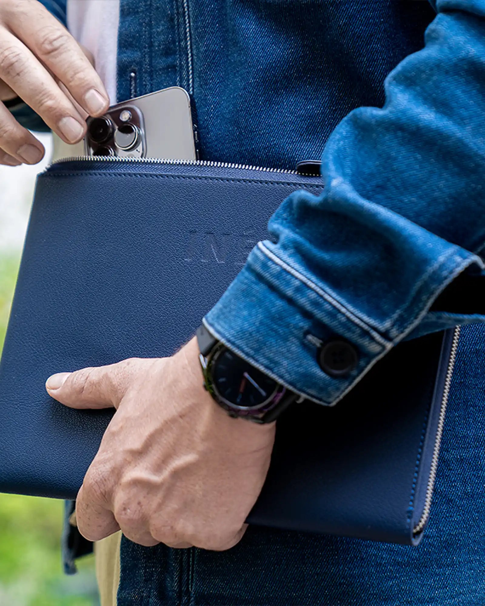 Pochette cuir recyclé INE 10/11" à personnaliser - 3