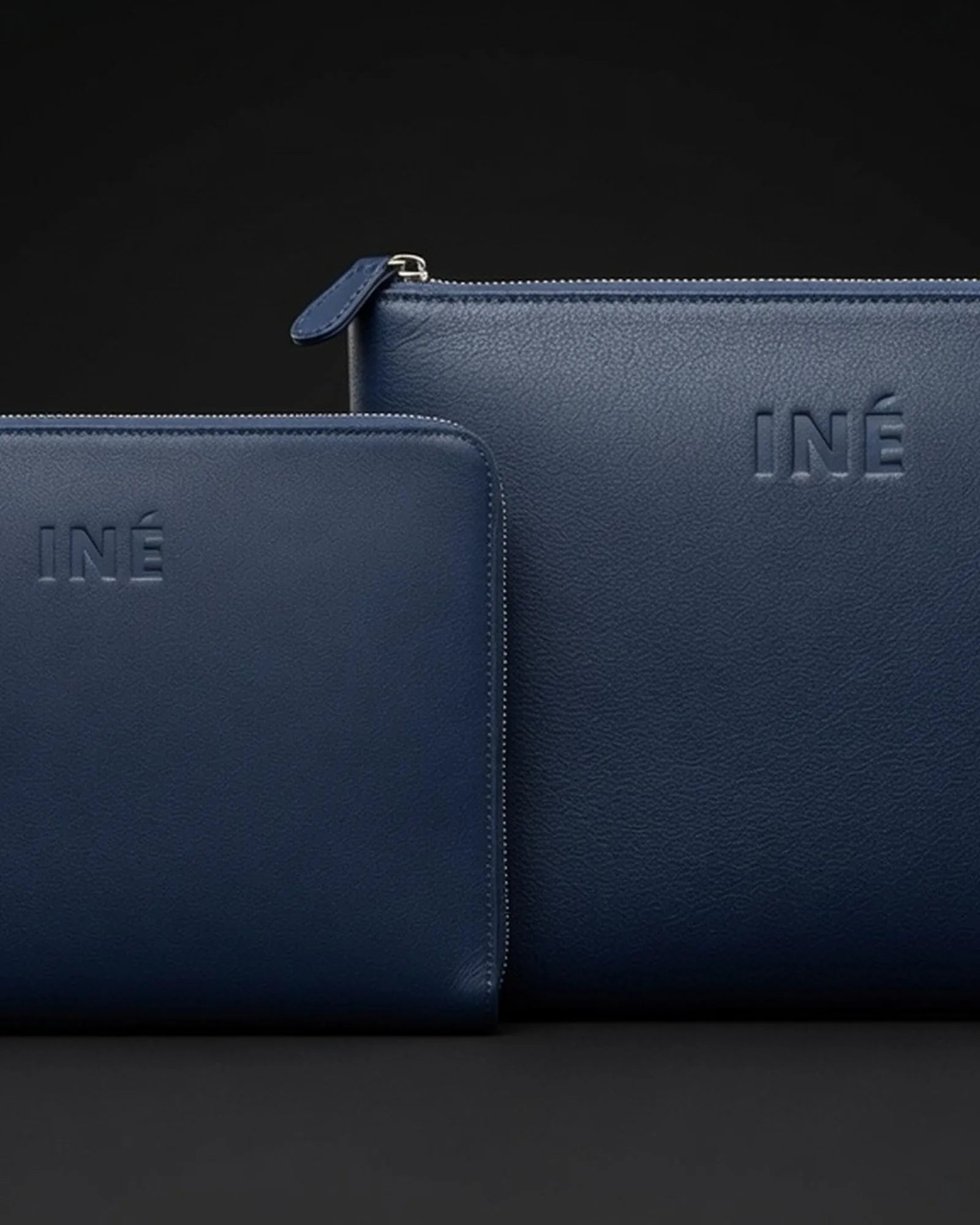 Pochette cuir recyclé INE 10/11" à personnaliser - 1
