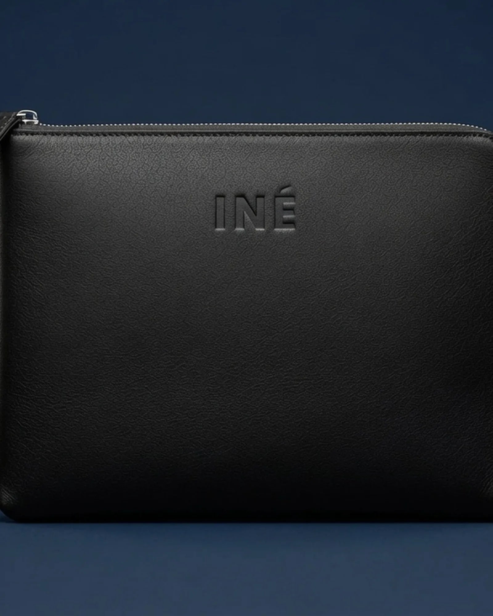 Pochette cuir recyclé INE 10/11" à personnaliser - 17